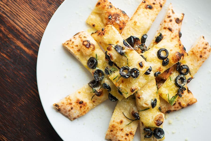 フォカッチャ・ローズマリーノ