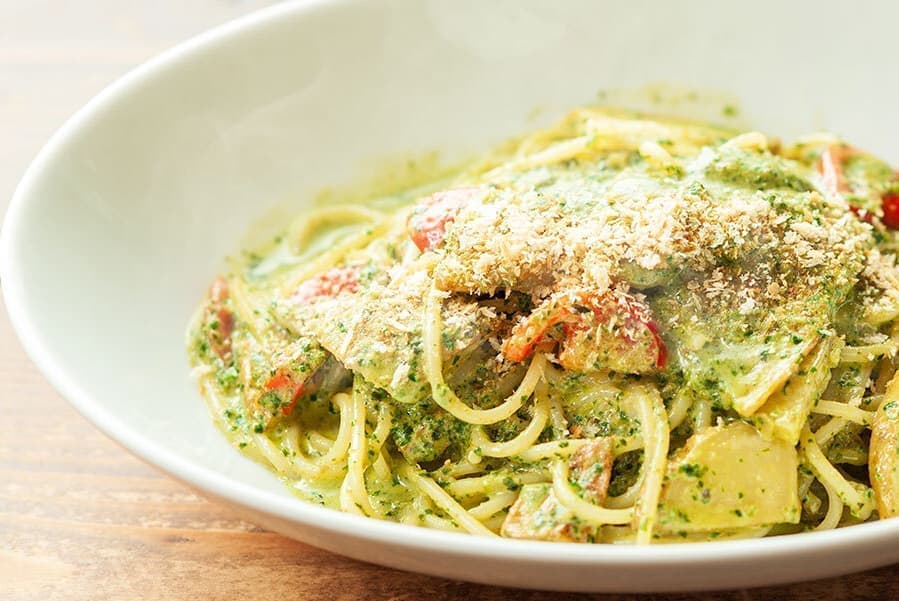 じゃが芋とトマトのジェノバクリームソース