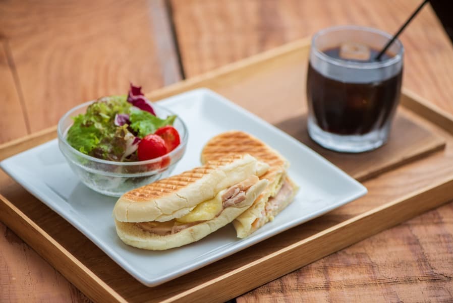 スモークチキンパニーニ